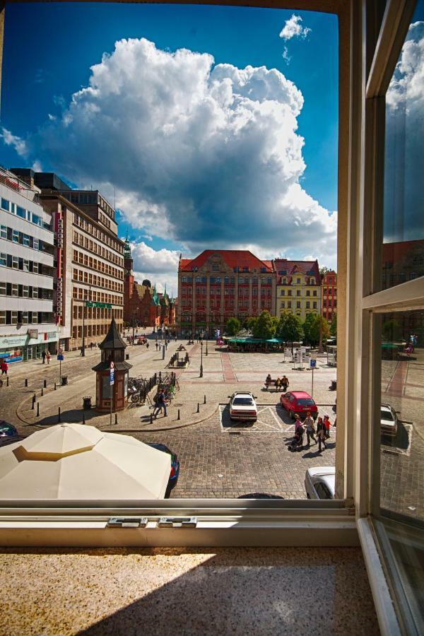 Solny Square Aparthotel Вроцлав Экстерьер фото