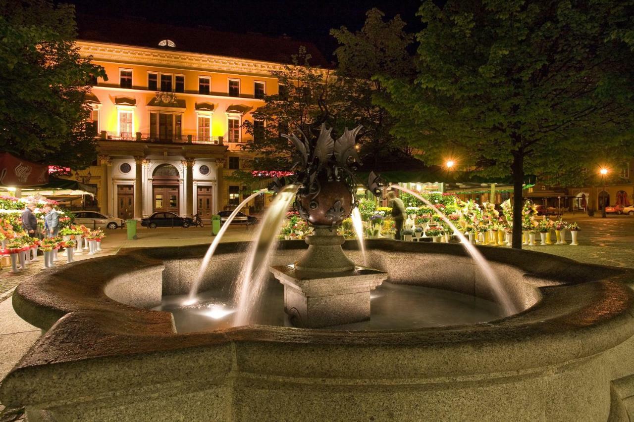 Solny Square Aparthotel Вроцлав Экстерьер фото