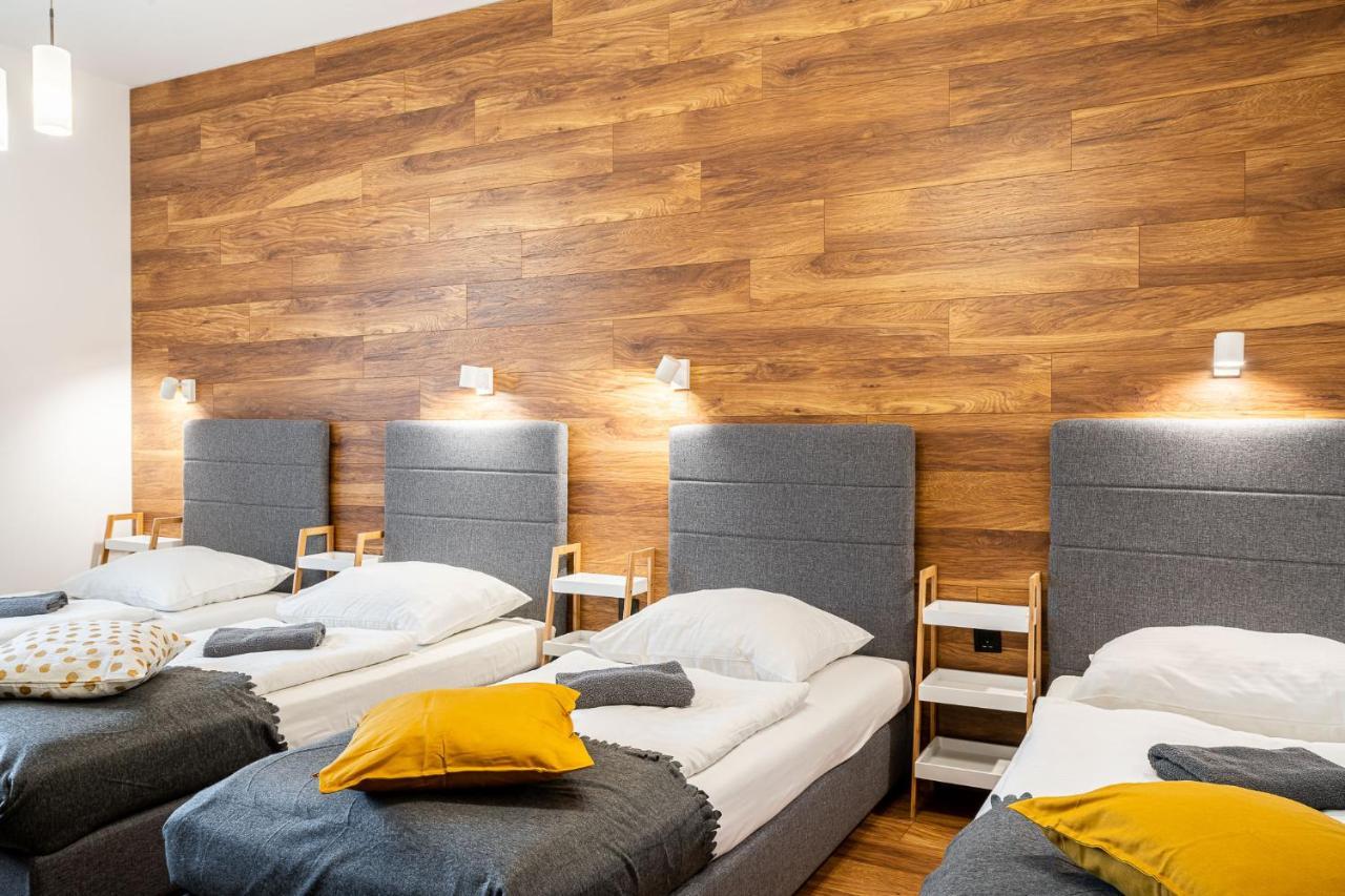Solny Square Aparthotel Вроцлав Экстерьер фото